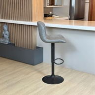 Kit 3 Banquetas Giratórias com Encosto - Design Moderno em Couro Sintético para Cozinha Americana - imagem 5