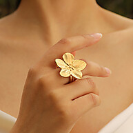 Anel Floral Vnox: Elegância em Aço Inoxidável - imagem 1