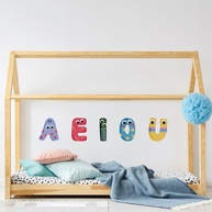 Adesivo de Parede Infantil Letras Vogais - Decore com Estilo e Aprendizado! - imagem 1