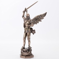 Escultura de São Miguel Arcanjo em Resina com Acabamento Bronze - 29 cm | Decoração Elegante e Espiritual - imagem 3