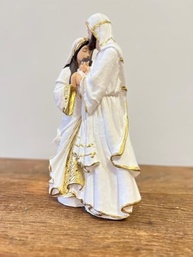 Sagrada Família em Gesso Premium 31x18cm - Escultura Artesanal com Detalhes Únicos - imagem 2