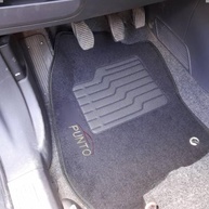 Tapete Automotivo Fiat Punto 2012-2015: Carpete Premium Bordado com Estilo e Proteção - imagem 5