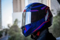 Capacete X11 Trust Pro 11: Segurança e Estilo Unissex (Azul/Vermelho) - imagem 4
