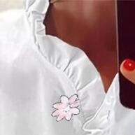 Blusa Elegante com Estampa de Borboleta e Babados - imagem 2