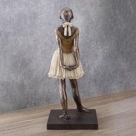 Escultura Bailarina Decorativa em Resina - Estátua Elegante 19cm para Ambientes Sofisticados - imagem 5