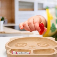 Prato em Bambu Formato Urso com Divisórias e Ventosa Azul - Seguro e Sustentável para Refeições Divertidas - imagem 3
