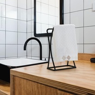 bancada-furos-2-moderno-arthi-toalhas-porta-toalhas-design-a-sem-de-a