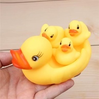 Conjunto de Patinhos de Banho em Vinil 4 Peças - Brinquedo Divertido e Educativo para Bebês - imagem 5