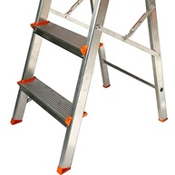 banqueta-a-aluminio-degraus-seguranca-com-design-moderno-de-escada-e-3-conforto-a