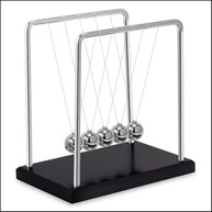 Pêndulo de Newton Decorativo com 5 Esferas Metálicas - Base Preta 14 cm | Enfeite para Escritório, Sala e Quarto - imagem 2