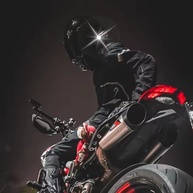 Fone de Ouvido Capacete Bluetooth 5.4 Lanterna - Segurança e Som para Moto e Bicicleta - imagem 4