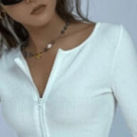 Blusa KOKO Slim Zíper: Estilo e Conforto Essencial - imagem 1
