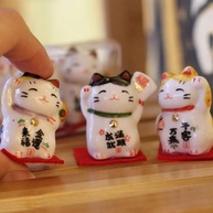 Gato da Sorte Japonês Maneki Neko - Kit com 3 Unidades | Símbolo de Boa Sorte, Riqueza e Boas-vindas - imagem 2