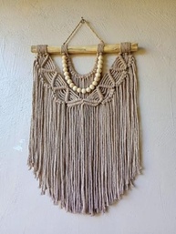 Tapeçaria de Macramê Artesanal para Parede - Estilo Boho com Suporte de Madeira - imagem 4