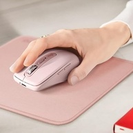 Mouse Pad Logitech Studio Series com Base de Borracha Antiderrapante, Fácil Deslizamento e Superfície Resistente a Derramamentos - Grafite - imagem 2
