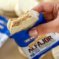 Alfajor Dr Peanut Chocolate Branco - 55G - imagem 3