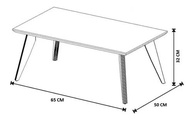 branco-de-de-mesa-para-estar-brilhante-a-elegante-sala-centro-em-design-retro-a