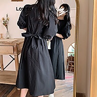 Vestido Elegante com Cinto e Botão Frontal – Branco/Preto - imagem 2