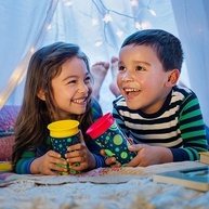 Munchkin Copo Grande 360 Glow Acampamento Colorido - Brilha no Escuro, Sem BPA - imagem 3