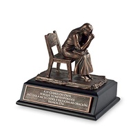 Escultura Mulher Orando em Pedra Fundida - Acabamento Bronzelike 10x8 cm - imagem 2
