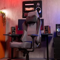 cadeira-fearless-a-cabeca-lunari-reclinavel-com-apoio-ergonomica-e-encosto-lombar-150-gamer-ajustavel-a
