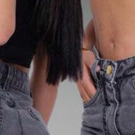 Calça Cargo Wide Leg Jeans Grafite: Estilo e Conforto - imagem 1