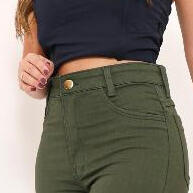 Calça Flare Verde Militar: Estilo e Conforto! - imagem 1