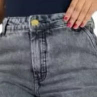 Calça Jeans Wideleg Graffiti: Estilo e Conforto - imagem 1