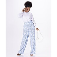 Calça Reta Feminina Floral em Viscose Texturizada – Conforto e Estilo - imagem 1