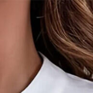 Camisa Feminina de Colarinho V: Estilo Versátil para o Verão - imagem 1