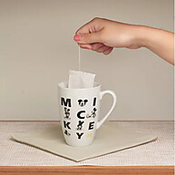 Caneca Mickey e Minnie 350ml - Design Retro e Resistente - imagem 1