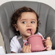 Copo de Silicone com Canudo Infanti Snack Piccolo Rosa - Seguro, Prático e Versátil - imagem 5