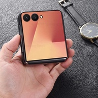 Capa Z Flip: Couro & Xadrez Premium - imagem 4