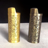 HUMWE Pacote com 2 Capas para Isqueiro de Metal Vintage, Capa Frontal com Gravura Em Arabesco, Capa Reutilizável para Isqueiros Bic J6 Regulares(Estilo 1-Bronze E Dourado, 2), Dourado, Prateado, 3,14' - imagem 4