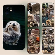 Capinha de Celular Lontra Fofa para iPhone - imagem 1