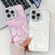 Capinha iPhone: Design Pena Degradê e Proteção! - imagem 1
