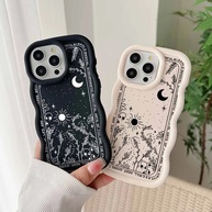 Capinha iPhone: Lua, Estrelas e Cores Vibrantes! - imagem 1