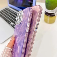 Capinha iPhone: Design Pena Degradê e Proteção! - imagem 4