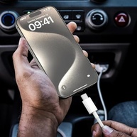 Cabo CarPlay Branco USB-A para USB-C para iPhone 16/15 e iPads - Carregamento Rápido e Conexão Segura - imagem 3