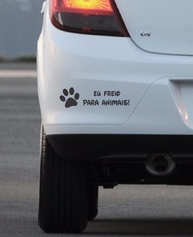 Adesivo Carro "Eu Freio Para Animais": Segurança e Estilo para seu Veículo! - imagem 1