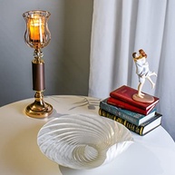 Figura Decorativa Casal em Resina - 14cm x 8cm x 25cm | Decoração Romântica e Sofisticada - imagem 3