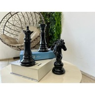 Miniaturas de Xadrez Rei, Rainha e Cavalo em Preto Fosco - Decoração Sofisticada para Escritório e Mesa - imagem 4