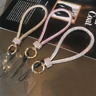 Lanyard Bling Bling: Charme e Segurança para seu Celular ✨ - imagem 3