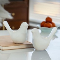 Pacote com 2 Estátuas de Pássaros em Cerâmica Branca - Decoração Moderna para Casa e Escritório - imagem 3
