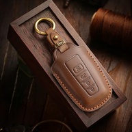 Capa Chaveiro Couro Premium para Toyota Camry, RAV4, Corolla e Mais (Marrom) - imagem 4