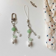 Chaveiro Coelhinho Y2K: Charme & Sorte! - imagem 4