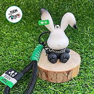 chaveiro-de-coelho-preto-fofura-e-estilo