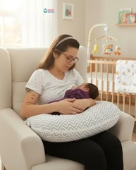 Almofada de Amamentar Chevron Cinza - Conforto e Estilo para Mães Modernas - imagem 2