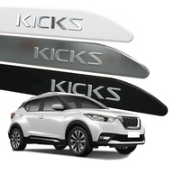 cinza-kicks-grafite-friso-2025-lateral-escrita-alto-relevo-a-cromada-2016-facaoredondo-a