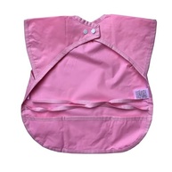 Babador Regata BLW Impermeável Rosa Claro - Proteção e Estilo para Bebês - imagem 3